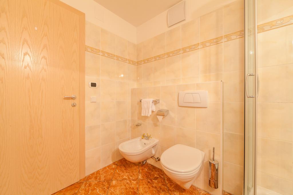 Hotel Tolderhof San Candido Esterno foto